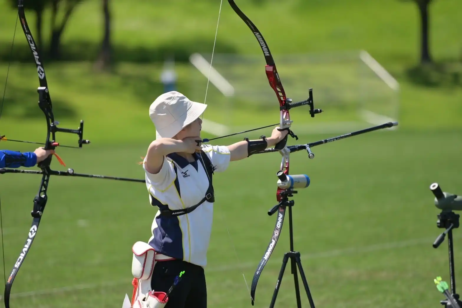 HOYT アーチェリー TD-2 一式+ アーチェリー教本 - スポーツトイ